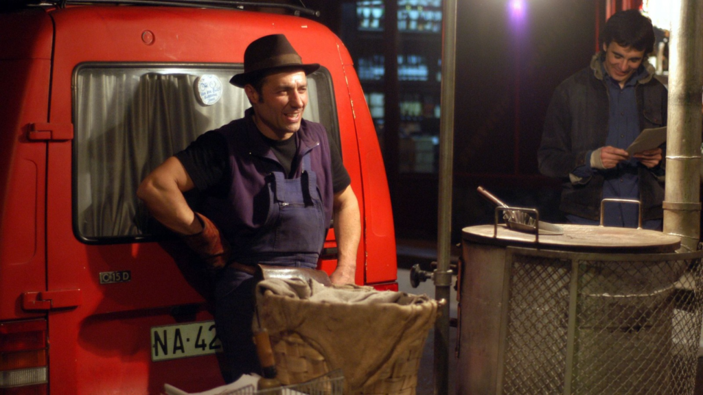 Mikel Álvarez joven en la plaza San Nicolás.